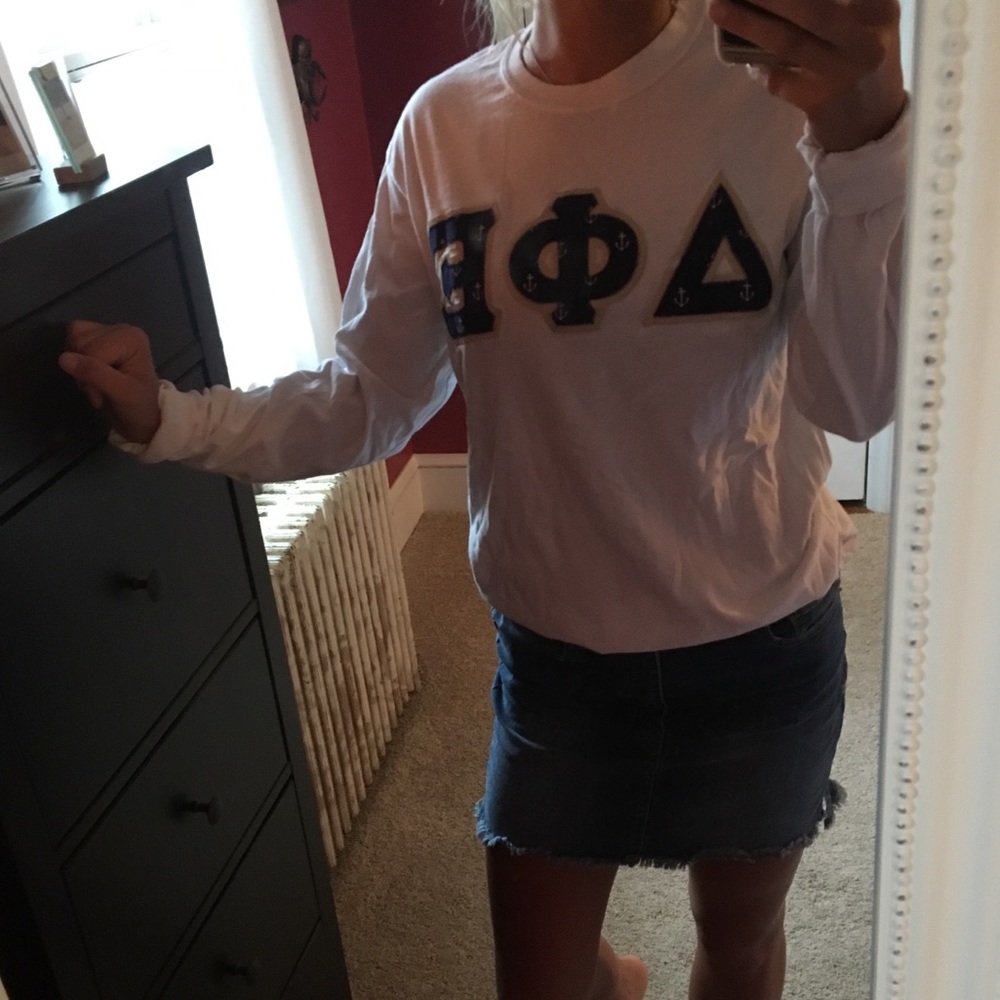 Delta Phi Epsilon White T